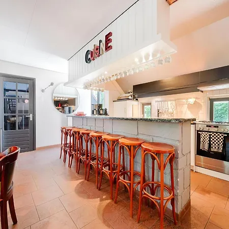 Brabant Mansion For Groups, Cleaning Included Asten