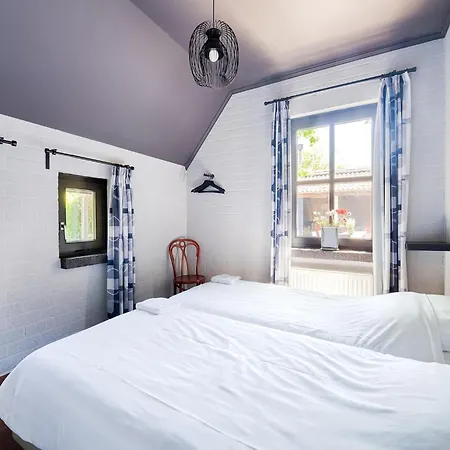 Brabant Mansion For Groups, Cleaning Included Asten